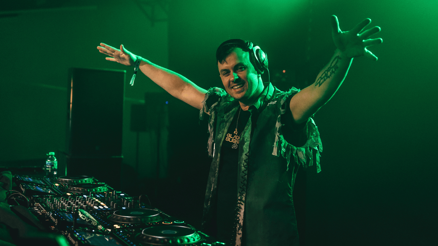 EQ MUSIC TEAM BLACK SUGAR